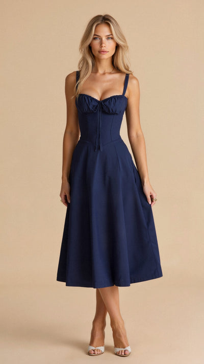 Romantisches Sommerkleid für Damen – Tailliertes Midikleid mit Bustier-Trägern und Schlitz